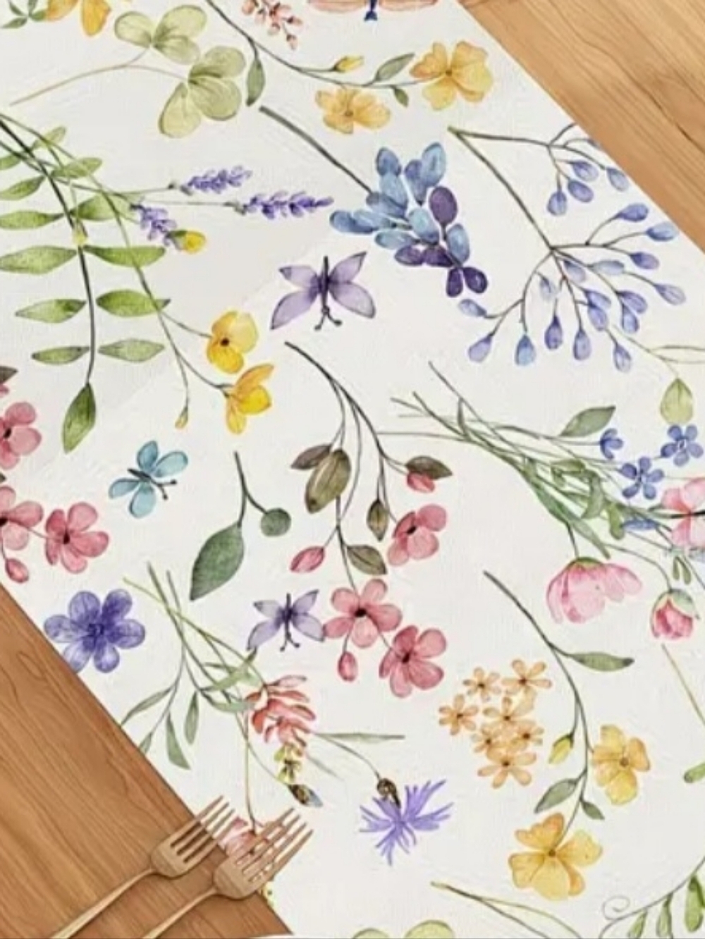 Spring Flower Table Runner - Picture 4 of 5